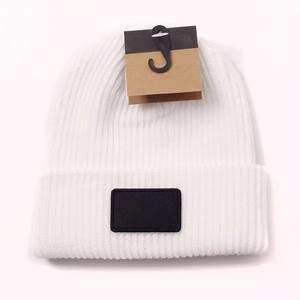 Bonnet d'hiver chaud avec logo personnalisé, bonnet tricoté en 100% coton pour hommes et femmes, bonnet jacquard avec impression bouffante - Product Image 6