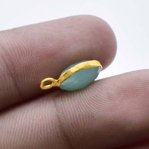 Charme en chalcédoine aqua 8x10mm Pierre ovale facettée Plaqué or Petit pendentif en grenat pour la fabrication de bijoux - Product Image 3