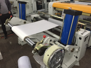 Machine de découpe automatique de feuilles HQJ-1100B, déroulement maximal 1400 mm, longueur de coupe réglable de 20 à 1500 mm - Product Image 2