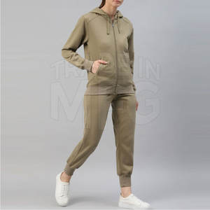 Venta en línea Pakistan Made High Conjuntos de invierno para mujer Suministro directo de fábrica Tela sólida Uso al aire libre Patrón de impresión-Precio al por mayor - Product Image 4