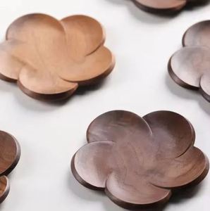 Nouvelle arrivée Sous-verres décoratifs gratuits pour la décoration de la maison et la décoration de table à manger dans un design de luxe - Product Image 1