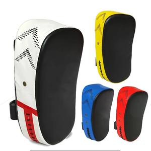 แผ่นหนังแขนโค้งสำหรับชกมวยและ MMA พิมพ์ลายโลโก้ออกแบบได้ตามต้องการ - Product Image 2