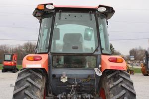 Tractor Kubota M7060 Nuevo con Tracción en las 4 Ruedas y Motor de 160HP 2WD - Product Image 5