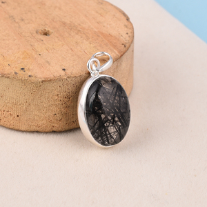 Colgante de plata esterlina 925 con piedras preciosas de espinela negra natural - Product Image 1