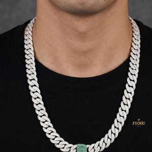 สร้อยคอทอง 14K แบบ Cuban Link ประดับเพชรและพลอยสีเขียว สร้อยคอหรูหราพรีเมียม - Product Image 1