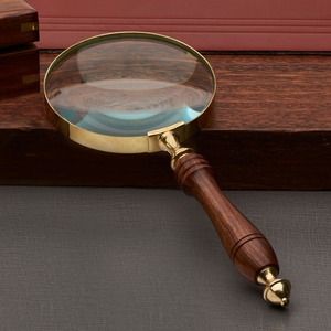 Vintage Brass Magnifying Glass with Wooden <b>Stand</b> Foldable Reader Desk Decoration for Wedding or Back to School - Product Image 1
