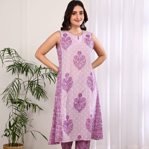 Conjunto de Kurta, Pantalón y Dupatta de Algodón con Estampado Floral para Mujer, Estilo Étnico Lavanda, Cuello con Abertura, Sin Mangas, Largo hasta la Pantorrilla - Product Image 1
