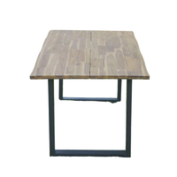 Ensemble de salle à manger TRIO de haute qualité avec bord brut, design moderne, plateau en bois non-acacia, mobilier d'extérieur de luxe pour restaurant et cour.