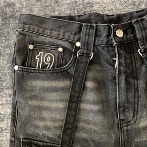 DENIMGUYS Short en jean baggy en coton décontracté pour hommes Short cargo en denim délavé multi-poches coupe ample Vintage sangle - Product Image 3