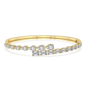 Bracelet jonc ouvrable Grand Émeraude Poire Symphonie en diamant de laboratoire, or massif 14K, 4 carats, luxe, cadeau idéal aujourd'hui - Product Image 3