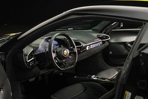 Ferrari 296 GTB Assetto Fiorano 2025, Motor V6 F163 de 3.0 Litros con Doble Turbo, Motor Eléctrico MGU-K - Product Image 5