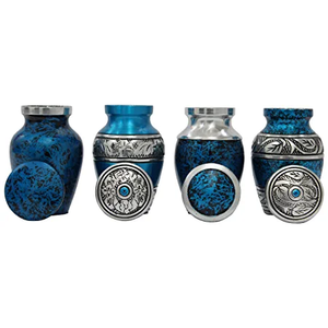 Urne de crémation faite à la main avec et jeton, de haute qualité pour les cendres humaines, en laiton - Product Image 3