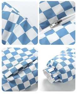 Chaqueta acolchada ligera empacable para hombre, chaqueta de invierno a prueba de viento con aislamiento reciclado - Product Image 6