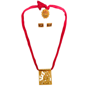 Acheter collier boucles d'oreilles bague sertie de 22K plaqué or ensemble de bijoux de style de luxe à vendre par les exportateurs indiens - Product Image 1