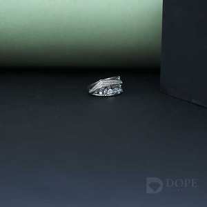 Superbe bague unisexe en moissanite fantaisie multi-formes, designs uniques et brillants en acier inoxydable, certifiée IGI, idéale pour les mariages et les fêtes. - Product Image 5