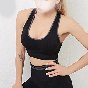 Soutien-gorge de sport respirant sans coutures, vêtements de yoga personnalisés pour femmes athlètes, style simple, soutien dorsal, soutien-gorge de sport fabriqué au Pakistan - Product Image 6