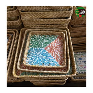 Plateau en rotin naturel artisanal, mélange de nacre incrustée, laque, plateau rond en rotin pour servir et ranger, design classique - Product Image 3