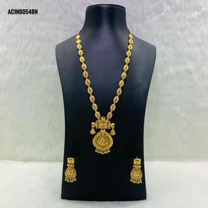 ชุดสร้อยคอทองเหลืองชุบทองดีไซน์ใหม่ พร้อมจี้ลายดอกไม้ สำหรับงานปาร์ตี้และงานแต่งงาน - Product Image 1