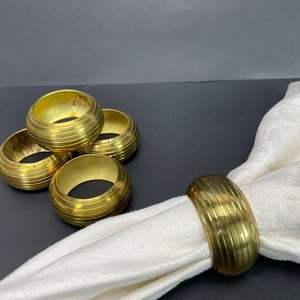 ห่วงรัดผ้าเช็ดปากทรงกลมดีไซน์เรียบง่ายทันสมัยสำหรับอุปกรณ์งานปาร์ตี้และรูปทรงกลม - Product Image 1