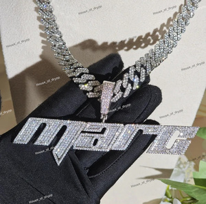 Collar Hip Hop de Lujo con Colgante de Letra con Incrustaciones de Diamantes Moissanite VVS y Cadena Cubana de Plata 925 - Product Image 2