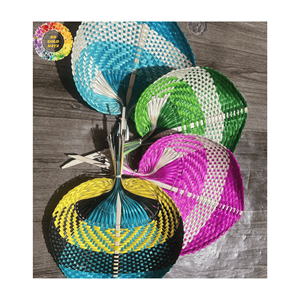 พัดลมใบปาล์มธรรมชาติคุณภาพสูงราคาดีที่สุดสำหรับการตกแต่งมีหลายสีและขนาดต้นกำเนิดจากเวียดนามเหมาะสำหรับงานกิจกรรม - Product Image 1