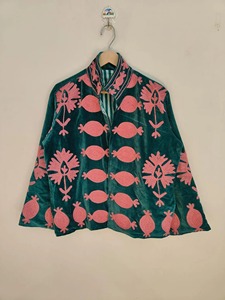 เสื้อคาร์ดิแกนกำมะหยี่สีมรกตปักลายดอกไม้แขนยาวคอจีนขนาดพลัสไซส์เสื้อแจ๊กเก็ตลำลองสำหรับผู้หญิงสวมใส่ในฤดูใบไม้ร่วง - Product Image 1