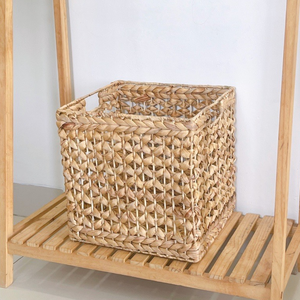 Cesta de almacenamiento de jacinto de agua hecha a mano, cesta de lavandería tejida a mano con marco de metal y forro de algodón, artesanías de Vietnam - Product Image 6