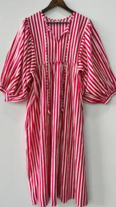 Vestido de verano de mujer hecho a mano rayas rosas Mini/Midi longitud cuello profundo estampado de bloque largo Material de algodón suelto dulce Natural - Product Image 2