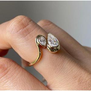 Bague de fiançailles en or 14 carats avec diamant de laboratoire certifié IGI 1,50 carat total, double taille poire, couleur D-E-F, clarté VVSVS, pour femme - Product Image 1