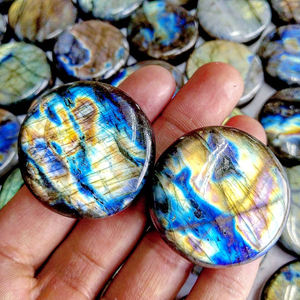 พลอยลาบราโดไรต์ทรงกลมธรรมชาติหลากสีฟ้า ขนาด 20-40 มม. สำหรับทำเครื่องประดับ ขายส่ง - Product Image 5
