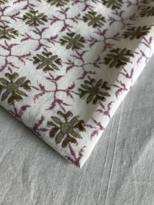 Tela de Algodón Estampada a Mano con Motivos Florales Verde Oliva y Enrejado Geométrico Color Vino - Product Image 3