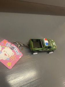 Porte-clés de voiture de police tout-terrain en plastique, jouet pour enfants, pendentif pour sac de petit ami, petit cadeau - Product Image 6