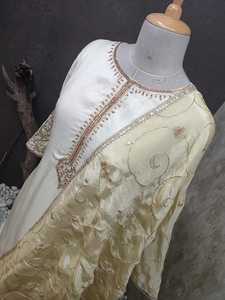 Russe Soie Indien Ethnique Mariage Festival Pooja Lehenga Choli Femmes Salwar Kameez Miroir Travail Manuel Robe De Mariée Comprend - Product Image 4