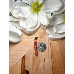 Colgante de Estilo Étnico Navajo con Ostra Espinosa y Plata de Ley, con Engaste de Bisel en Oro Rosa y Platino, Joyería con Dije - Product Image 2