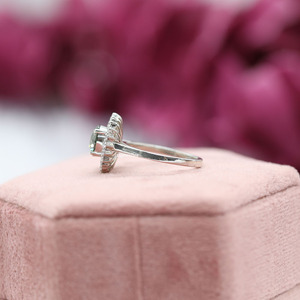 Cut Lab Grown Diamond Double Halo Setting Lujoso anillo de compromiso de oro sólido de 18K Anillo de regalo de moda para mujeres IGI Certified - Product Image 4