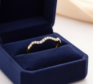 Bague de mariage élégante en or avec diamant en forme de vague pour femme - Product Image 4