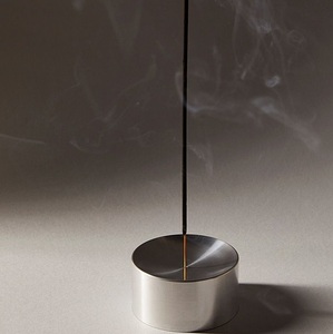 Soporte de incienso curvo de metal dorado, decoración moderna de lujo, quemador de incienso elegante, accesorio de mesa hecho a mano para meditación - Product Image 5