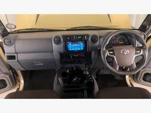 GRAN OFERTA Toyota Land Cruiser 79 4.5 D Edición 70 Aniversario 2022 Usada, Camioneta de Doble Cabina con Volante a la Izquierda/Derecha - Product Image 2