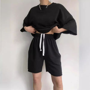 Conjunto de pantalones cortos de 2 piezas de gran tamaño, personalizado, con hombros caídos, cuello redondo, informal, tela de rizo francés, manga corta, Conjunto de camiseta y pantalones cortos para mujer - Product Image 5