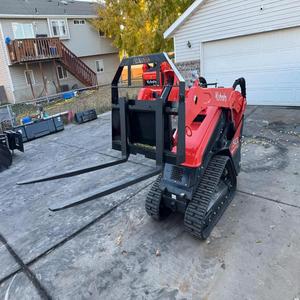 Minicargadora de dirección deslizante de entrega rápida Kubota SCL 1000, cargadora de dirección deslizante sobre orugas, maquinaria de construcción disponible - Product Image 3