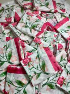 Nuevo Sari de Lino Suave con Bordado de Espejo y Aari, Borde Festoneado Calado para Mujer - Product Image 2