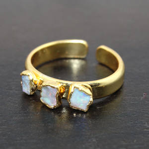 Bague de pierre de naissance Bague réglable galvanisée en or opale australienne brute - Product Image 2