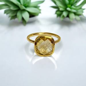 แหวนซิทรินสีเงินสเตอร์ลิง925สวยงามทำด้วยมือเครื่องประดับอัญมณีเหลี่ยมเพชรพลอยธรรมชาติชุบทองการตั้งค่าหนามเตย - Product Image 1