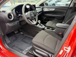 Precio bajo, Kia Forte LX S 2024 usado en venta - Product Image 3