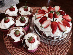 Vente en gros de sets de table ronds en rotin naturel faits à la main au Vietnam pour des ustensiles de cuisine écologiques et une décoration de table de fête de mariage - Product Image 2