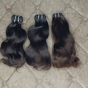 Extensions de cheveux humains naturels de qualité supérieure Indien Remy Bundles de cheveux humains de qualité supérieure de style vague naturelle de haute qualité - Product Image 1