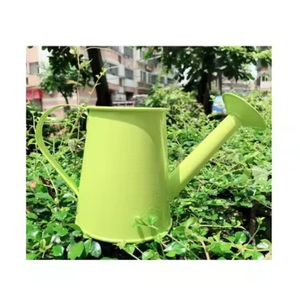 Design classique intérieur et extérieur arrosoir en étain de qualité de luxe bidon d'eau de taille moyenne pour l'utilisation de jardin par Indian Metal World - Product Image 4