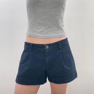 Shorts de Mezclilla Modernos con Talla Personalizada, Hechos a Mano por MS Handicraft, Material e Impresión Personalizados, Otras Manualidades - Product Image 1