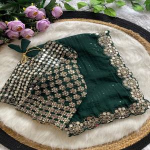 Saree en fausse georgette de luxe avec miroir original en bordure, chemisier et manches - Product Image 6