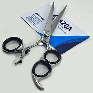 Ciseaux de coupe de cheveux en acier inoxydable de qualité supérieure Ciseaux de salon de coiffure à triple anneau Poignée confortable Sharp Beauty Personal Care - Product Image 4